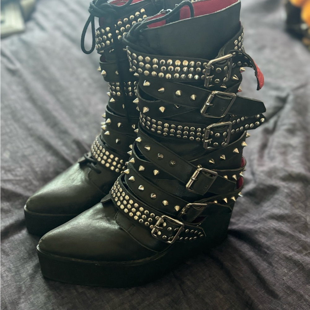 Jeffery Campbell Lucius Boot size 7.5 Runs Small